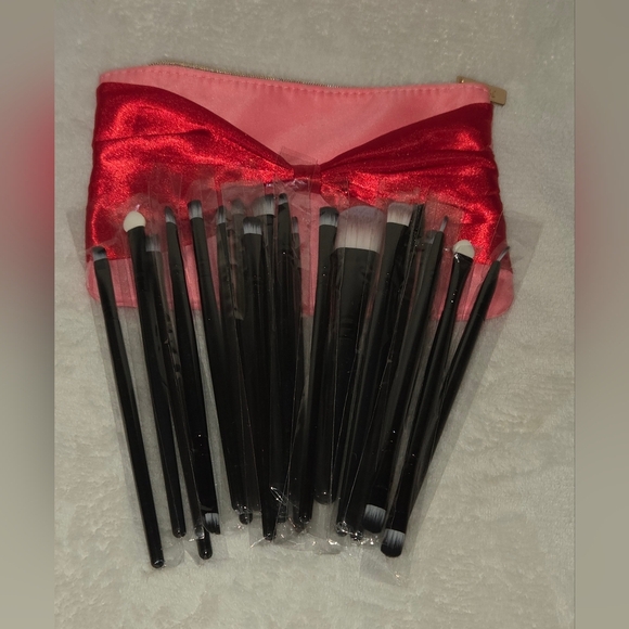 Ipsy Bag And Makeup Brush Set 20 Piece NEW - Picture 4 of 5